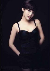 徐冬冬黑色蕾丝视频,性感演绎，视觉盛宴